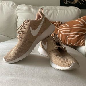 Women Nike Roshe - Tan/Oatmeal Color - US 7/EUR 38
